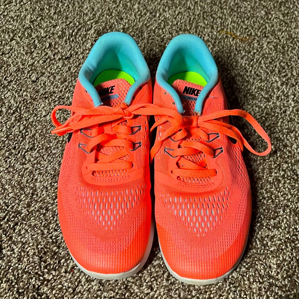 Kids gently used Nike shoes